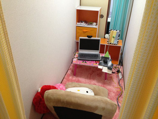 博多祇園1号店チャットレディー専用ルーム風景1